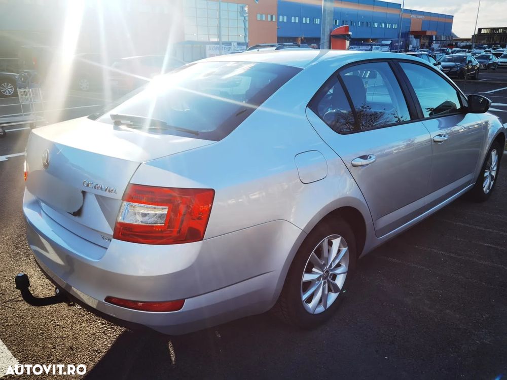 Skoda Octavia 1.6 TDI Classic DSG - 2