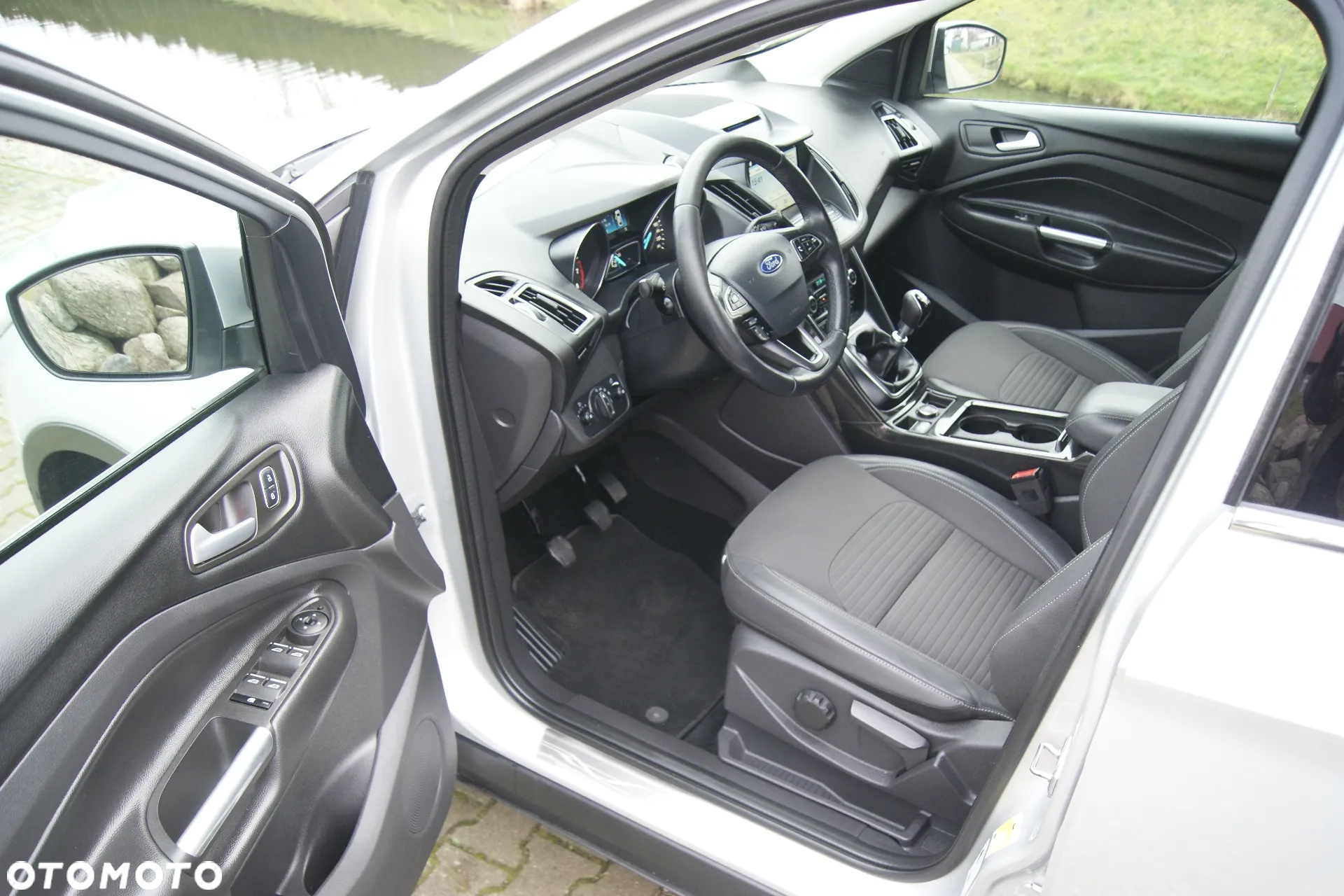 Ford Kuga - 8