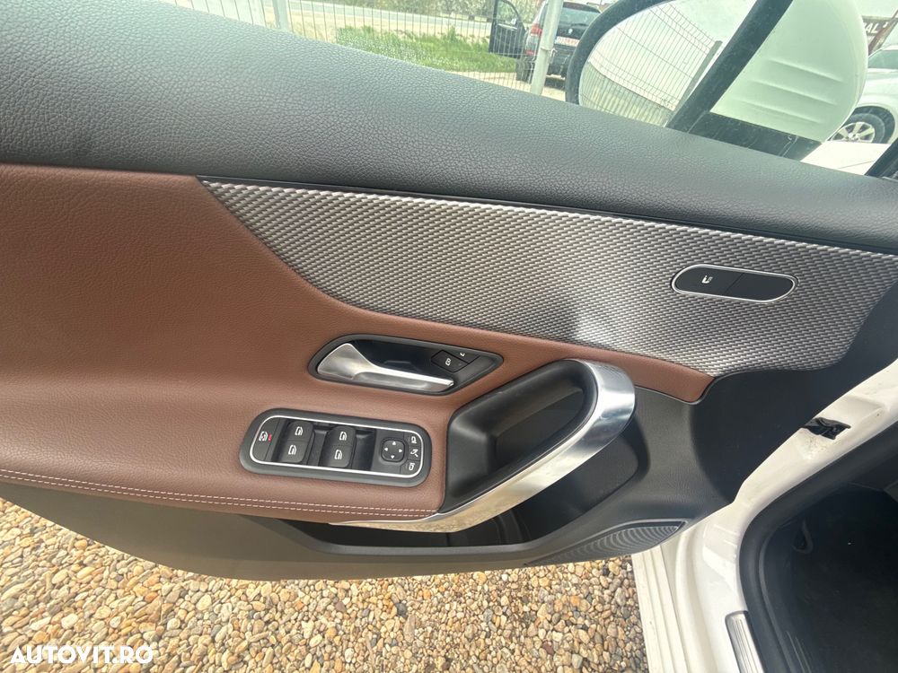 Mercedes-Benz A 180 d Sedan Aut. - 9