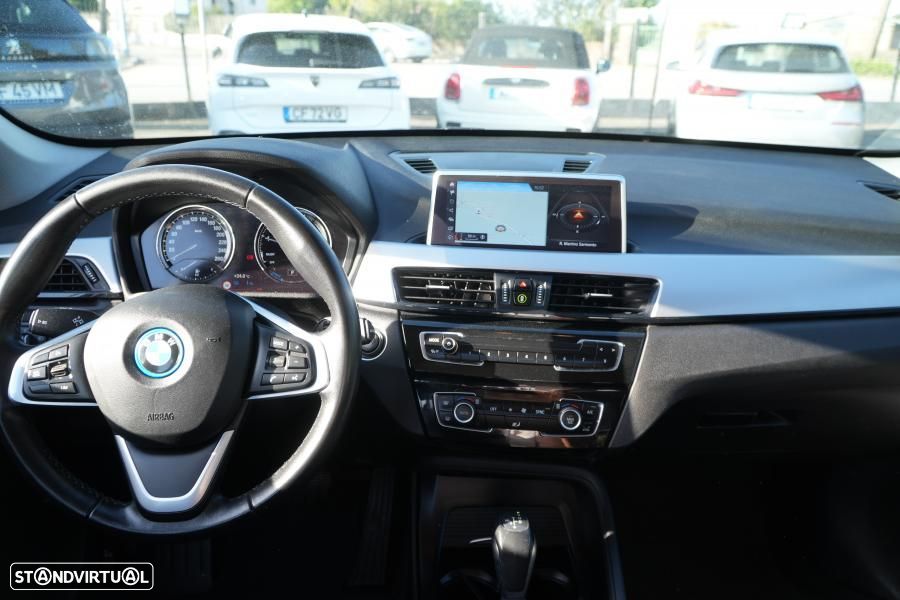 BMW X1 25 e xDrive Corporate Edition - 14