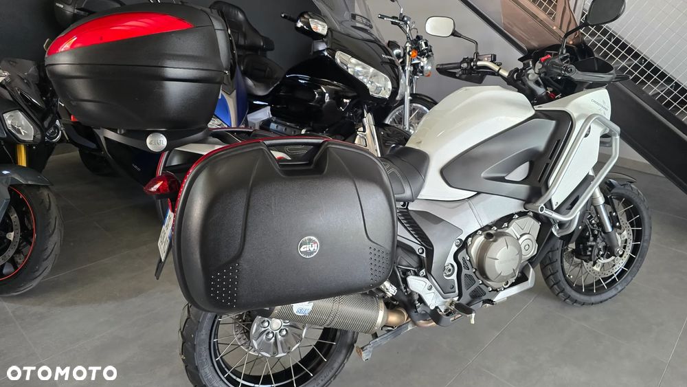 Honda VFR - 23
