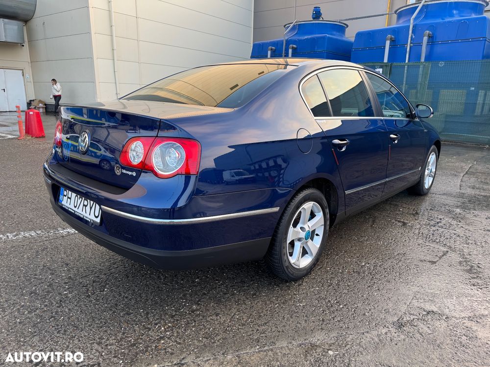 Volkswagen Passat 2.0 TDI DPF DSG Sportline - 4