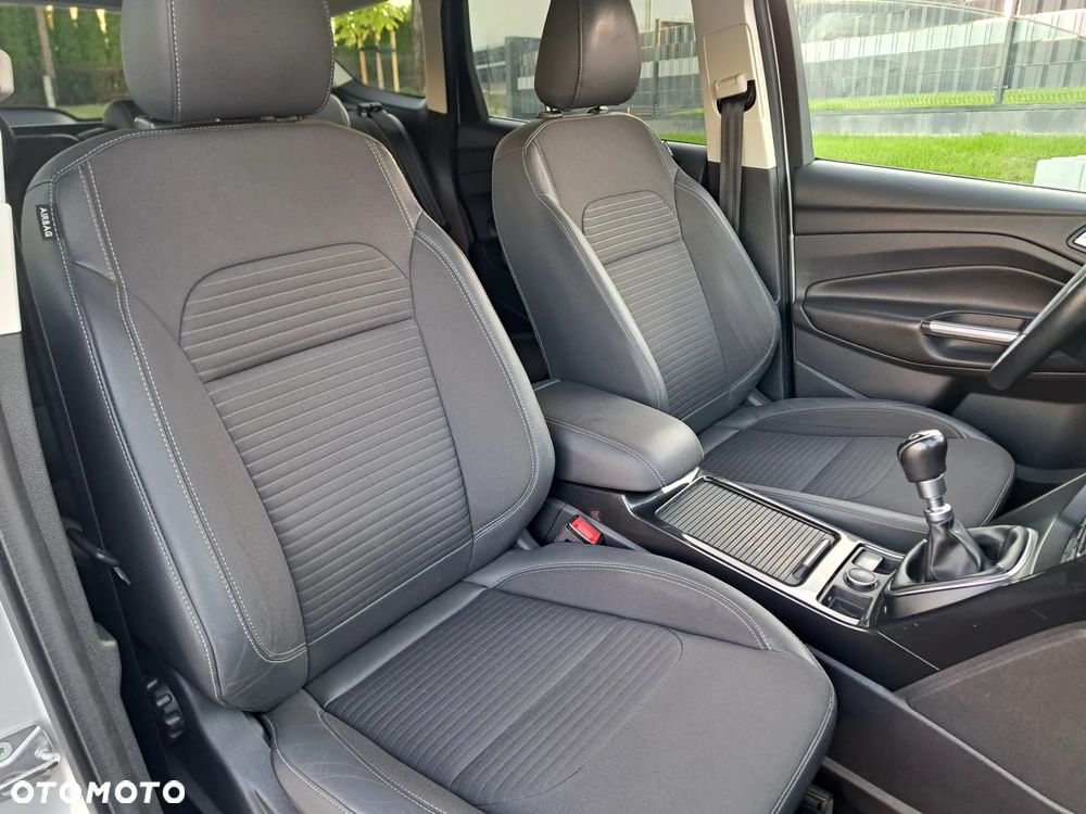 Ford Kuga - 23