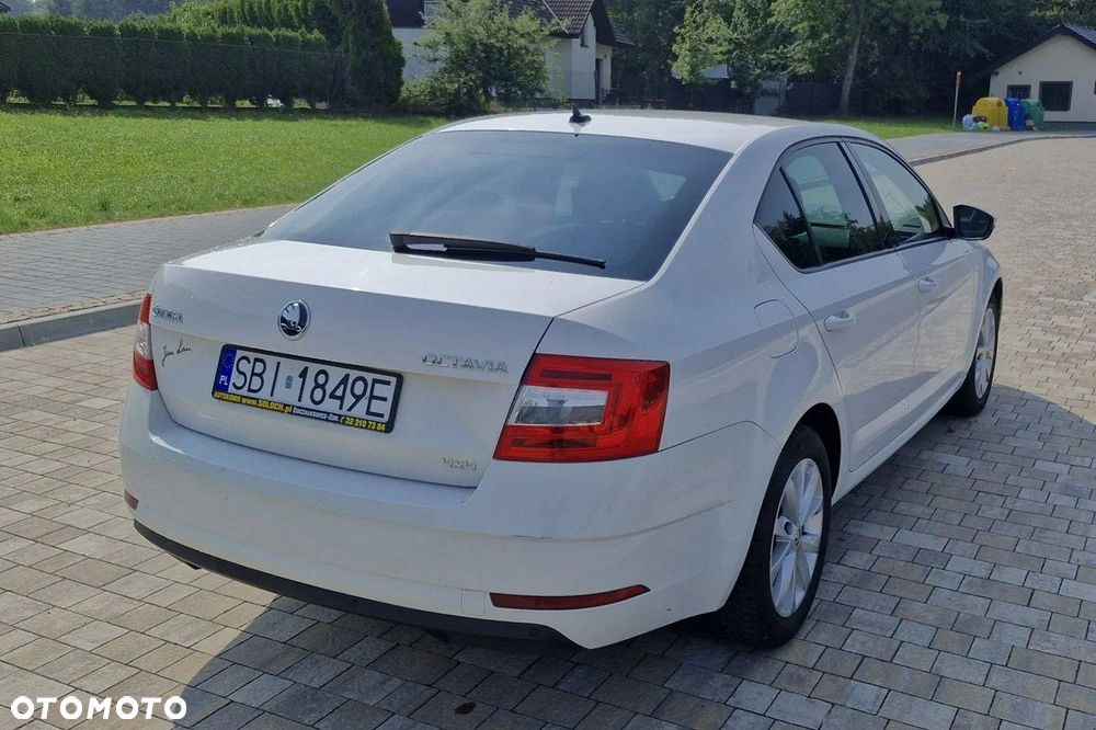 Skoda Octavia 2.0 TDI 4x4 Clever DSG - 5