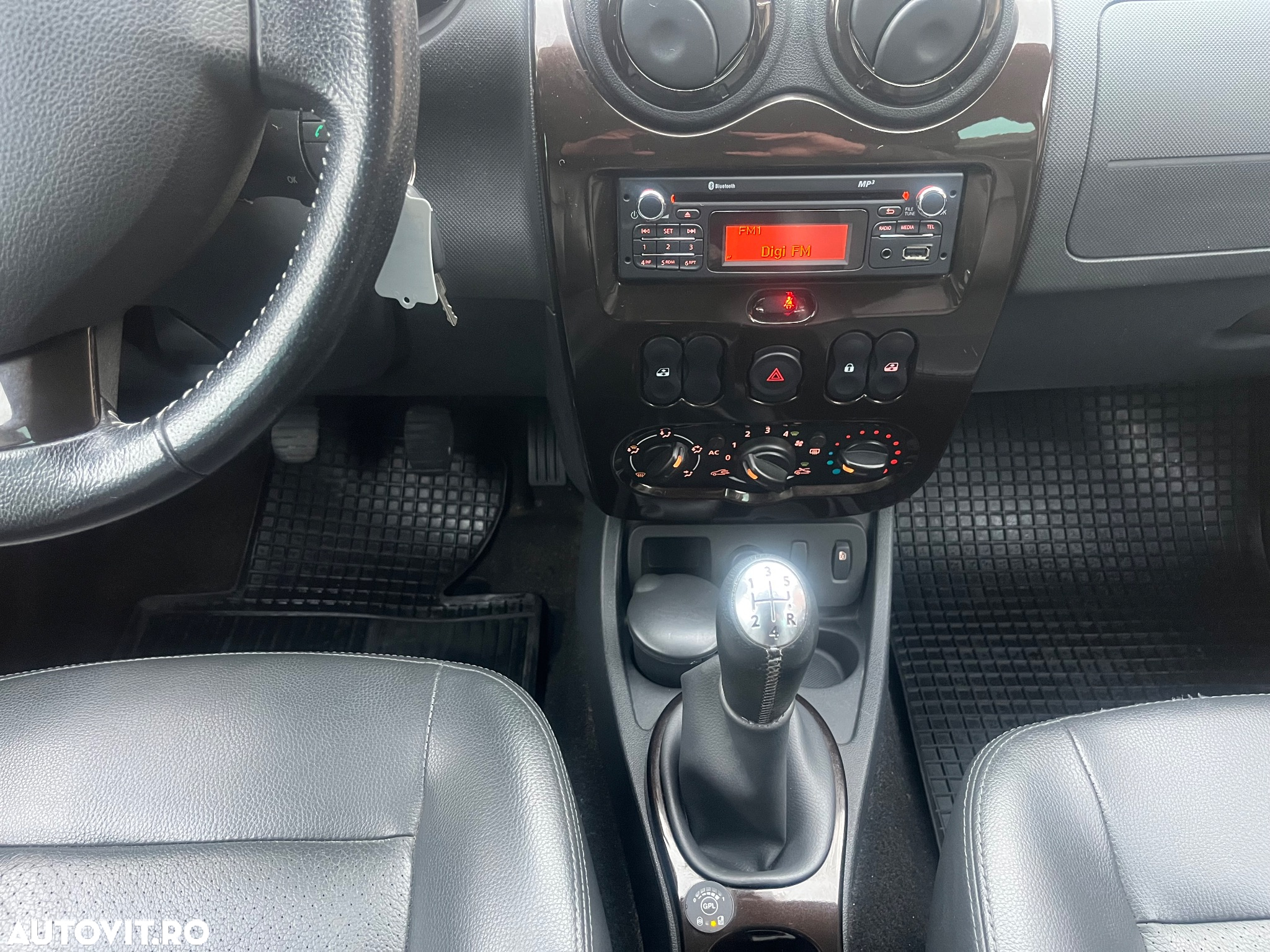 Dacia Duster 1.6 4x2 Prestige - 11