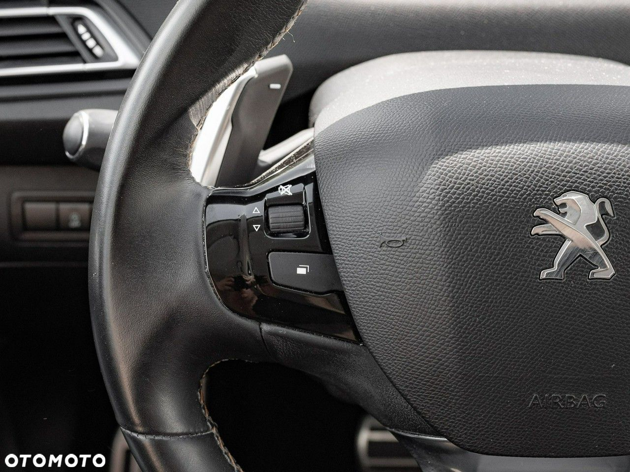 Peugeot 308 1.5 BlueHDi Road Trip S&S EAT8 - 17
