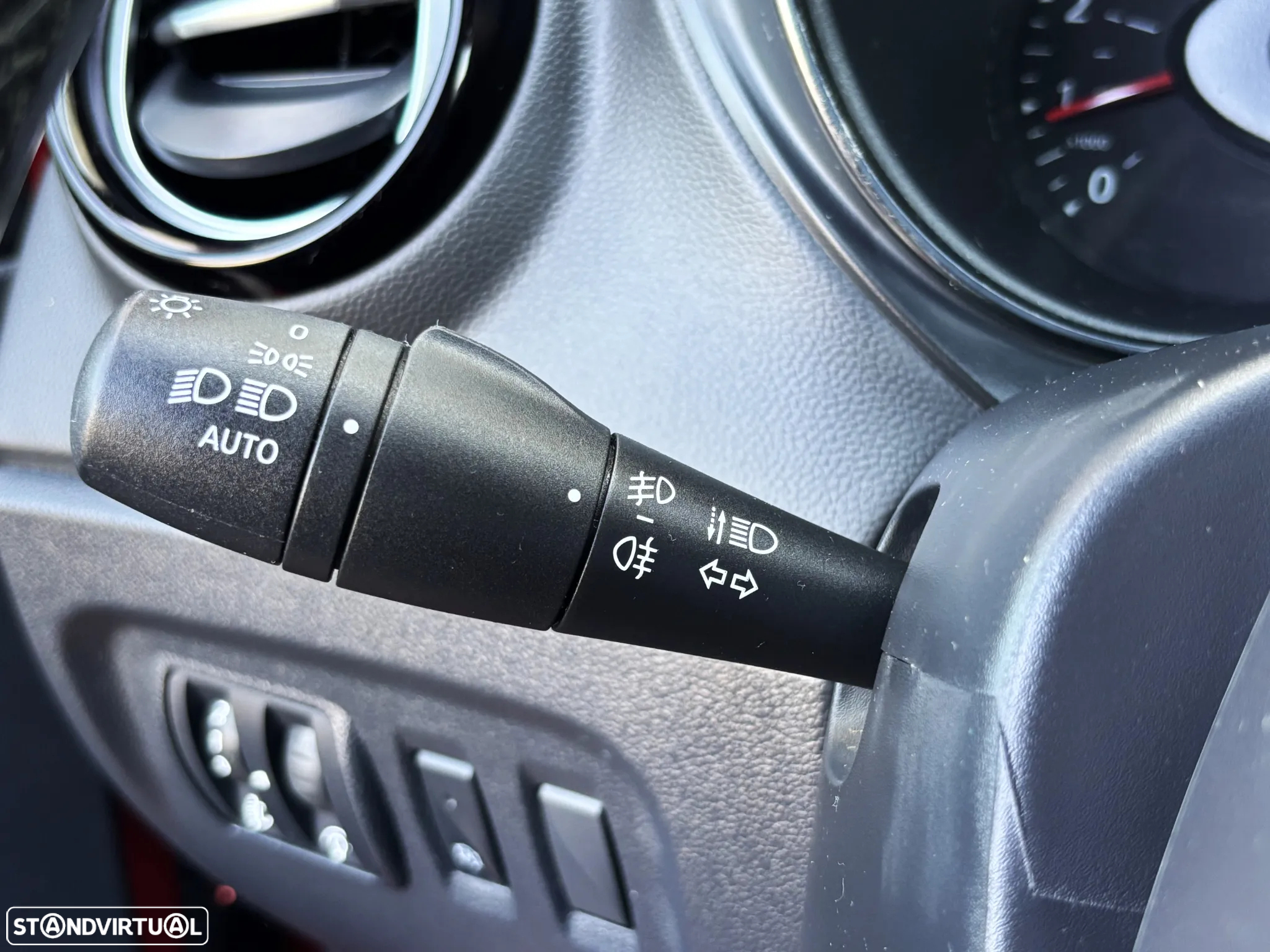 Renault Captur 1.5 dCi Exclusive EDC - 23