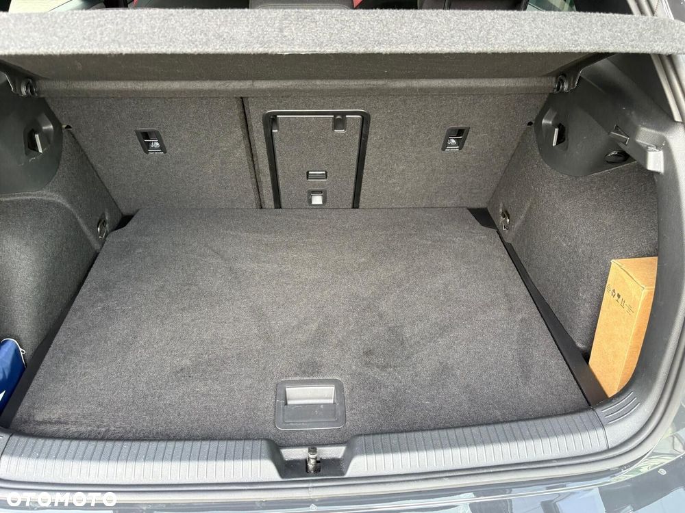 Volkswagen Golf - 27