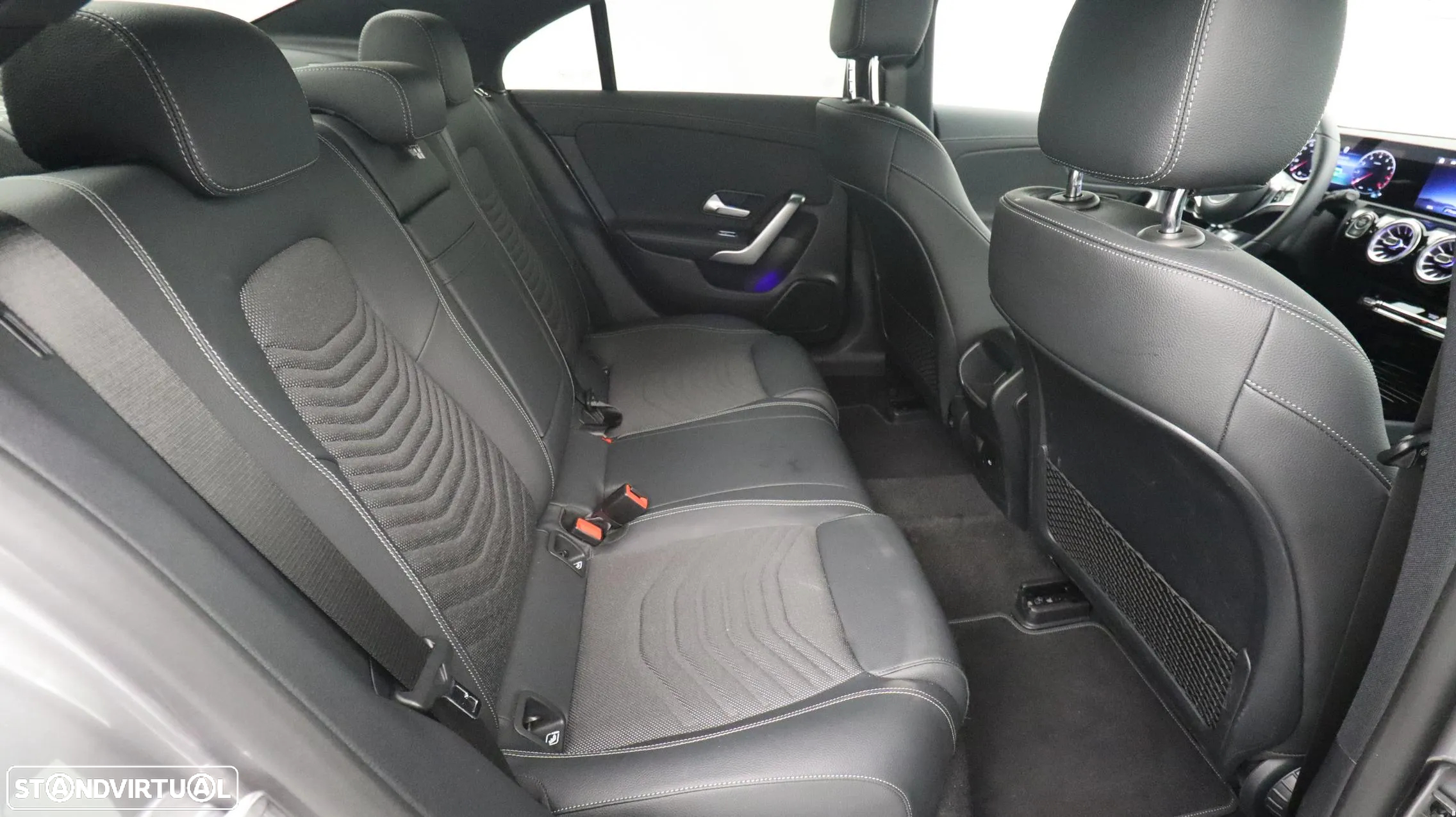 Mercedes-Benz CLA 200 Progressive Aut. - 25