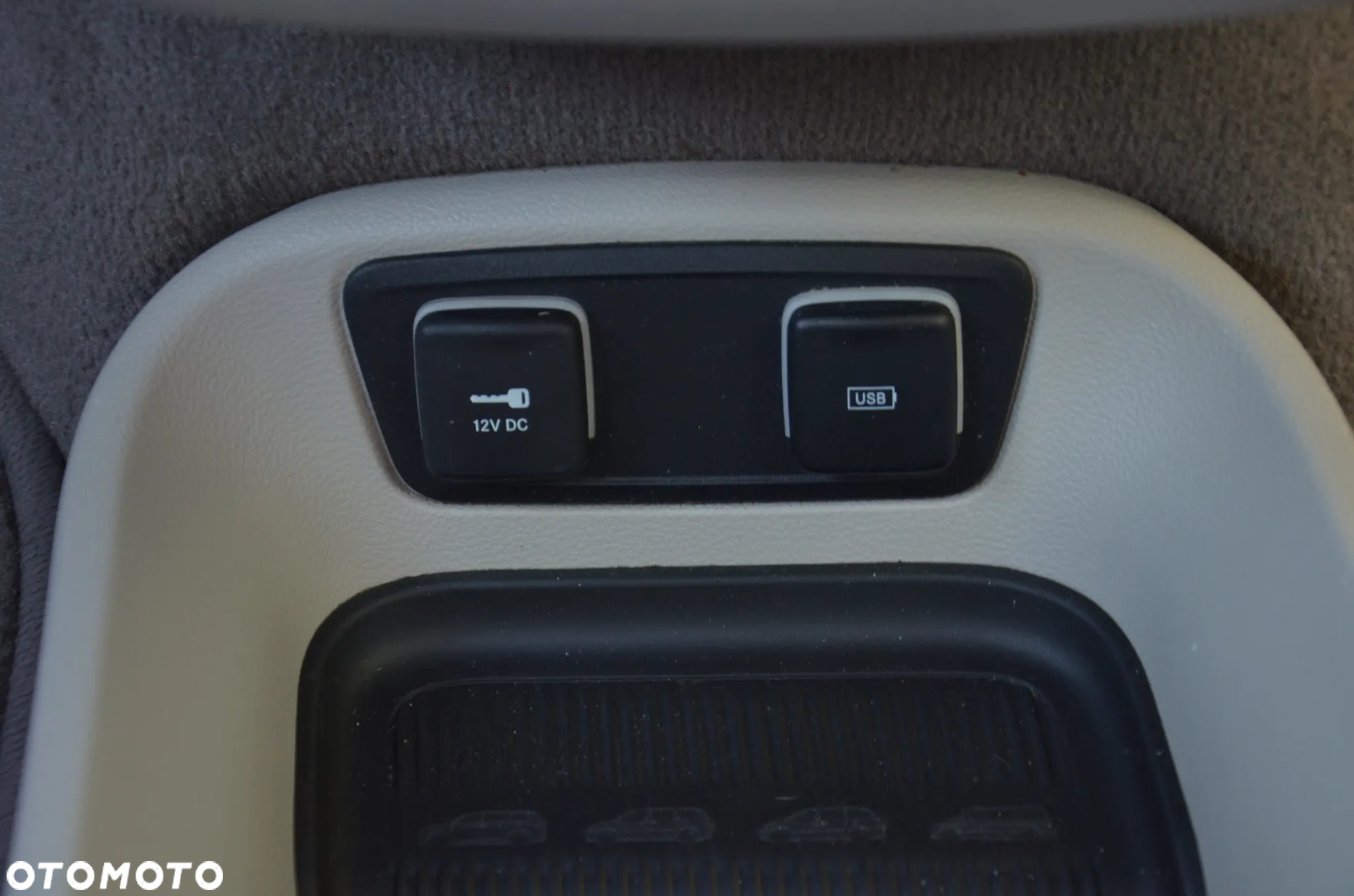 Chrysler Pacifica - 33