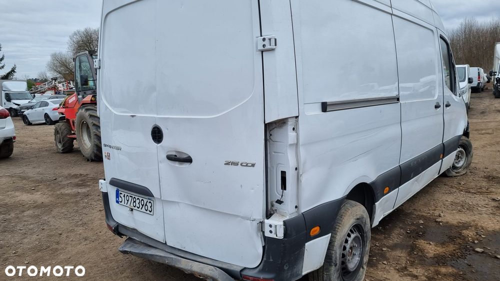 Mercedes-Benz Sprinter - 4