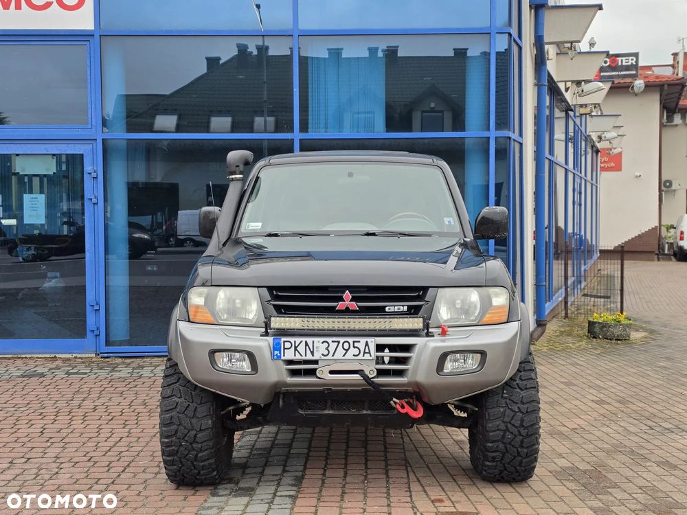 Mitsubishi Pajero - 16