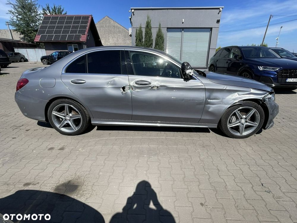 Mercedes-Benz Klasa C 220 d 4Matic 9G-TRONIC AMG Line - 4