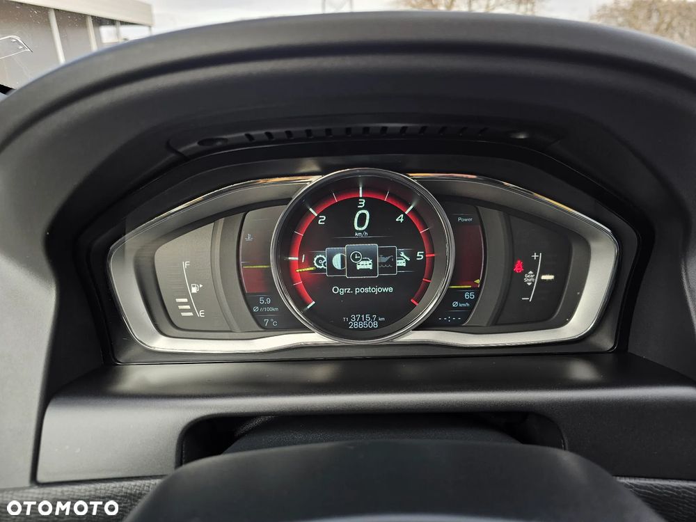 Volvo XC 60 D4 Momentum - 33