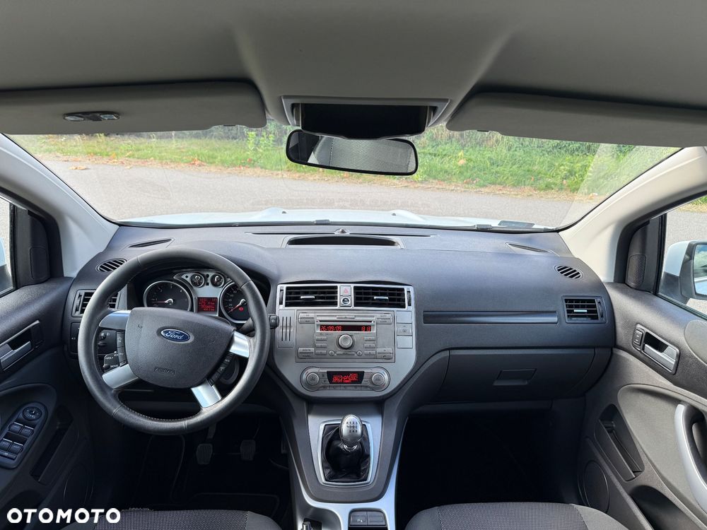 Ford Kuga - 4