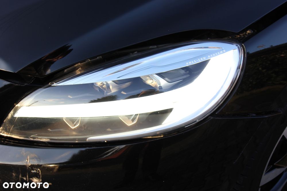 Volvo V40 T2 Momentum - 24