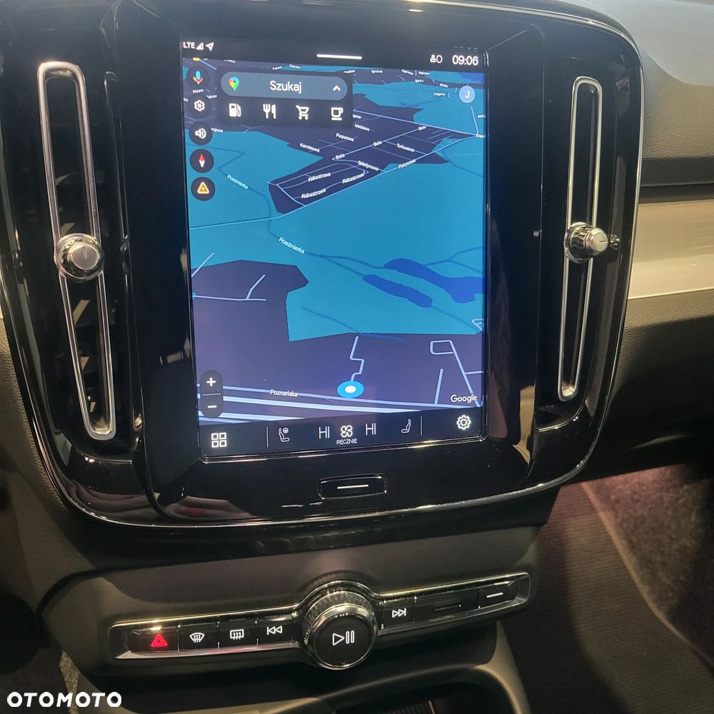 Volvo XC 40 B3 Plus Dark - 19