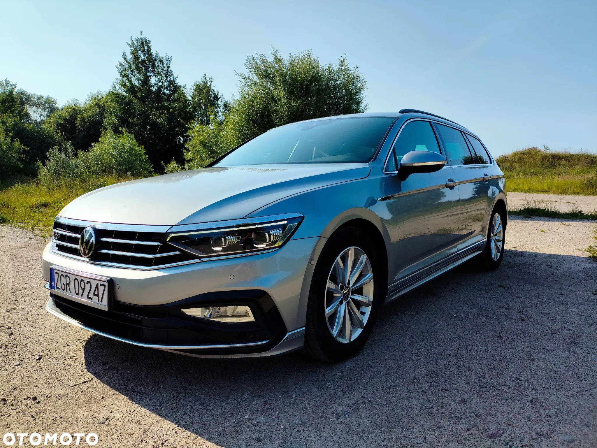 Volkswagen Passat - 1