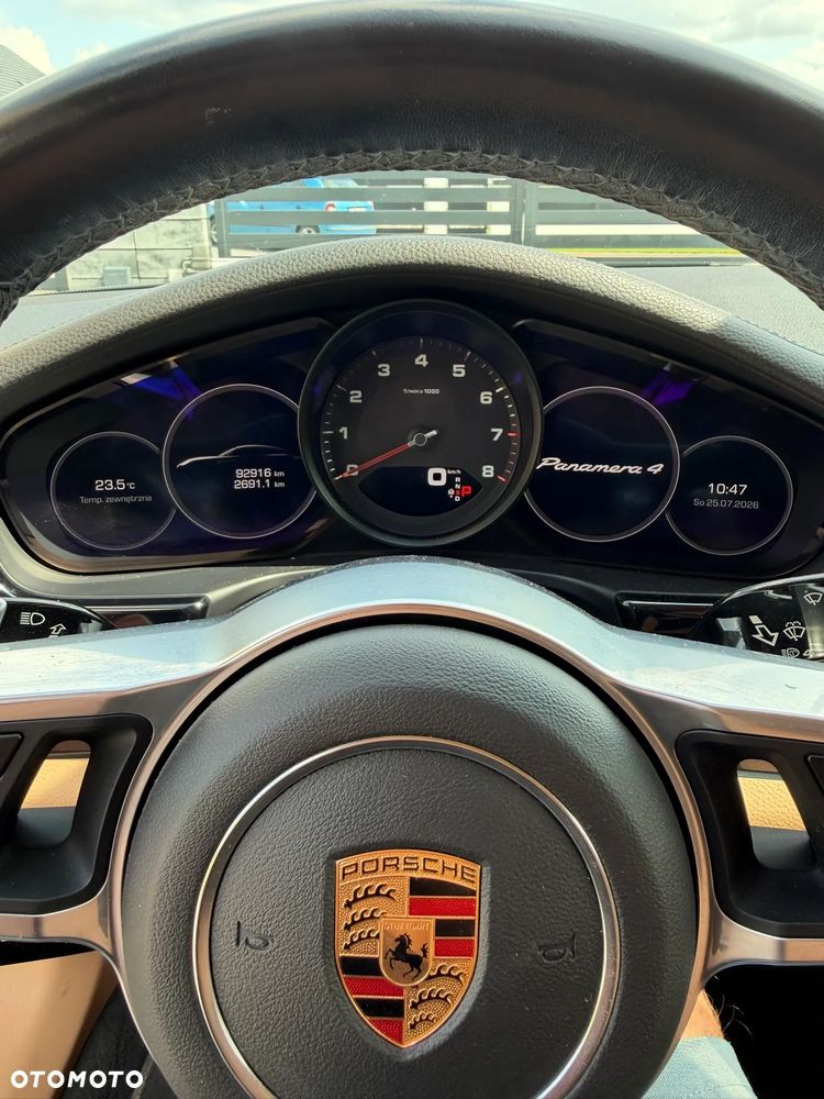 Porsche Panamera 4 - 6