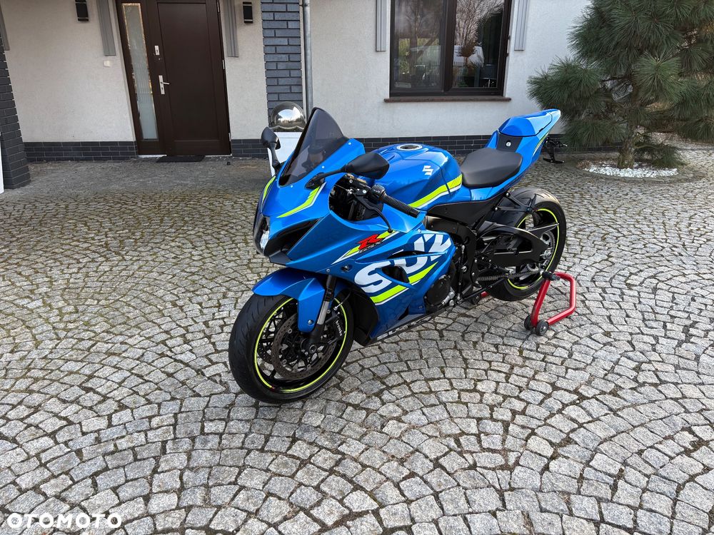 Suzuki GSX-R - 10