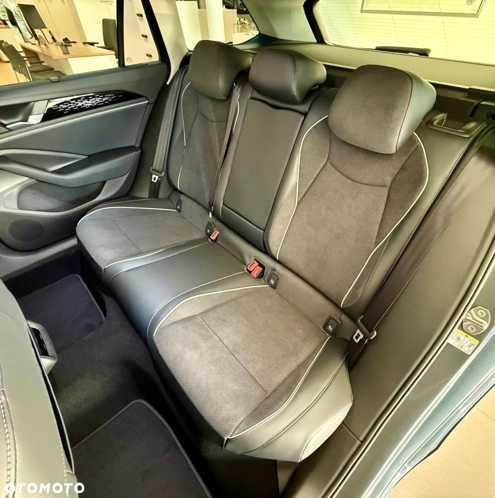 Volkswagen Passat - 13