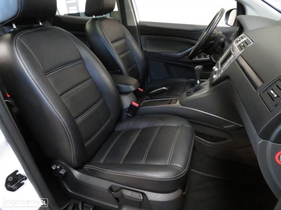 Ford Kuga 2.0 TDCi 4x4 Aut. Titanium - 24