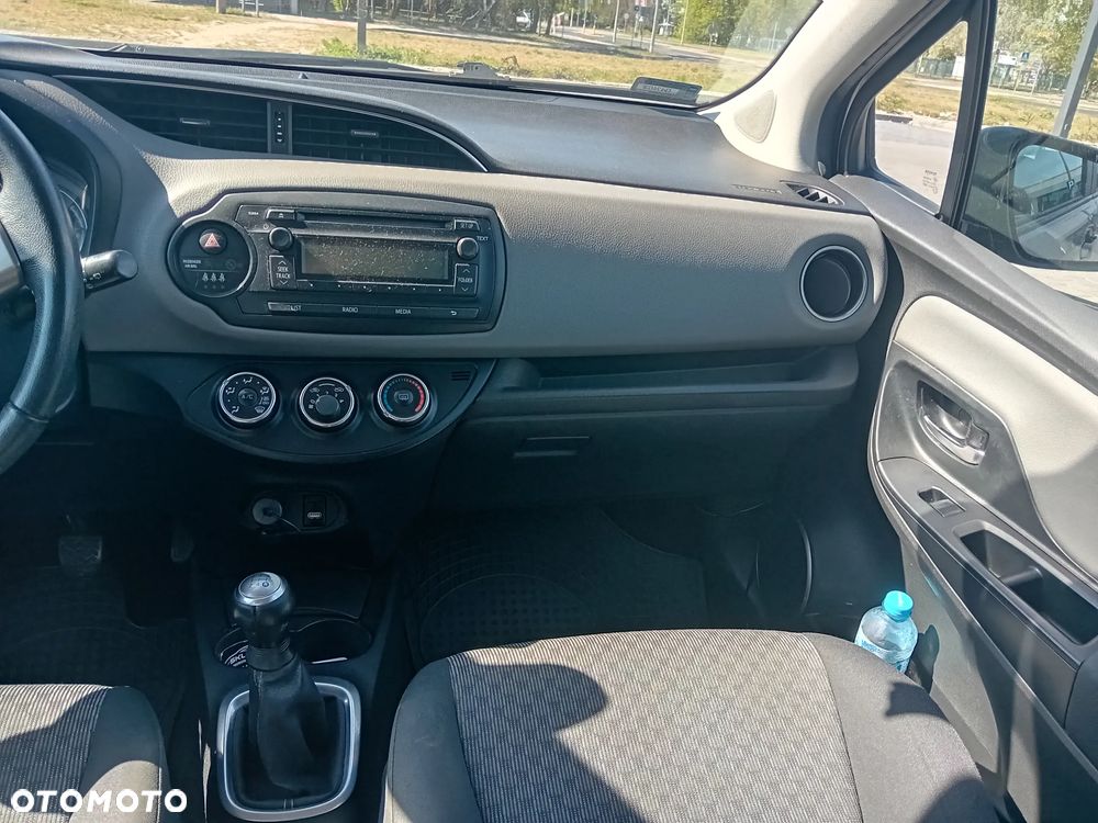 Toyota Yaris - 12