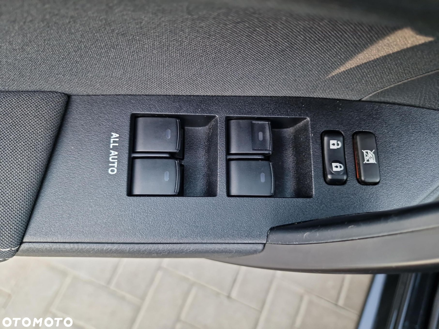Toyota Corolla 1.6 Premium EU6 - 16