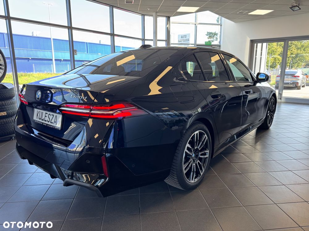 BMW Seria 5 520d xDrive - 5
