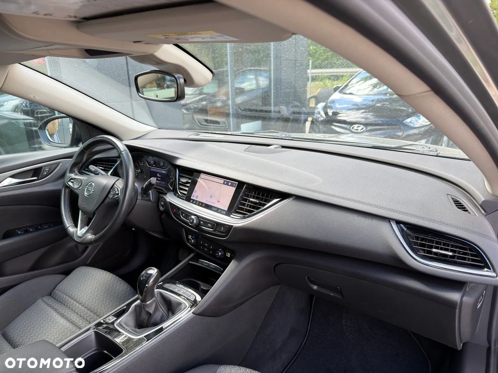 Opel Insignia 1.5 T Exclusive S&S - 9