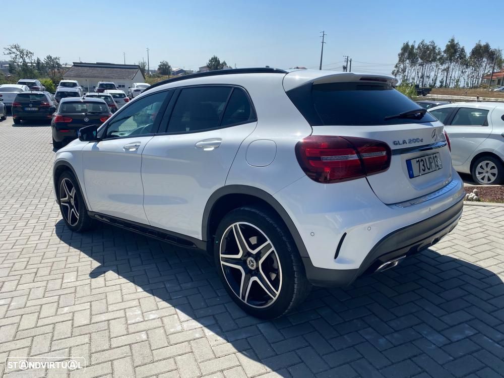 Mercedes-Benz GLA 200 - 4