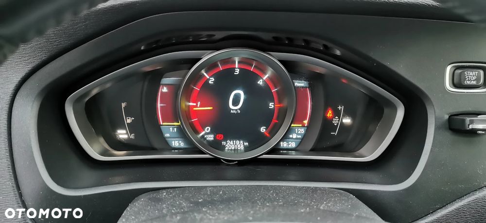 Volvo V40 D2 - 10