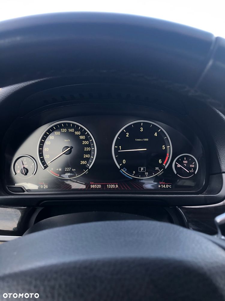 BMW Seria 5 525d xDrive - 20