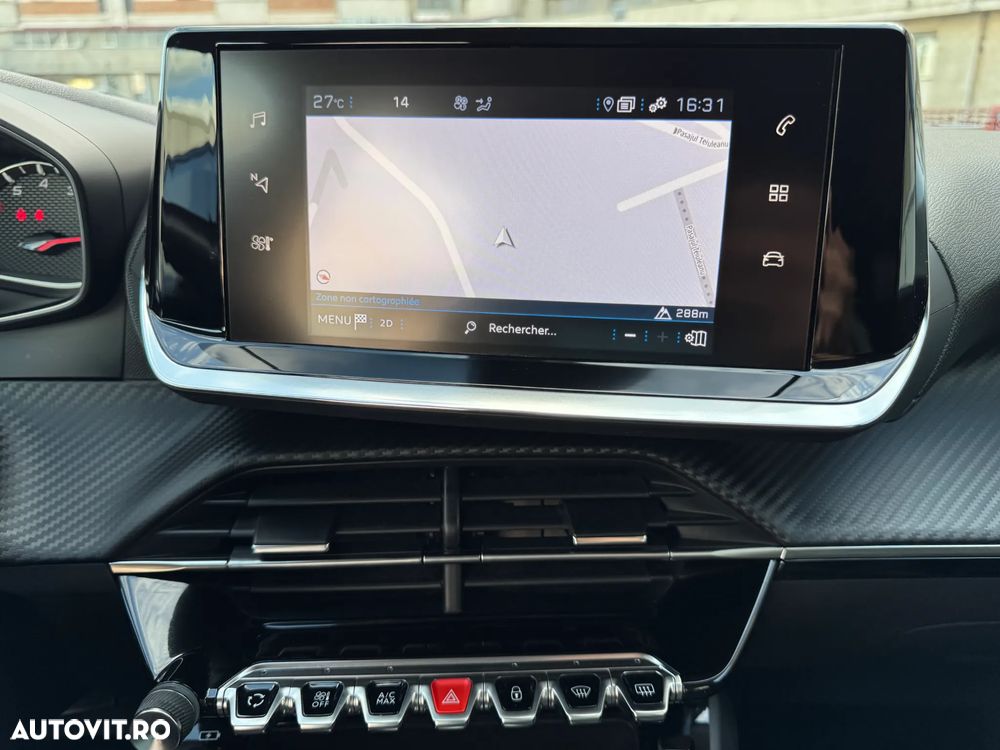 Peugeot 2008 PureTech 130 EAT8 Allure Pack - 24