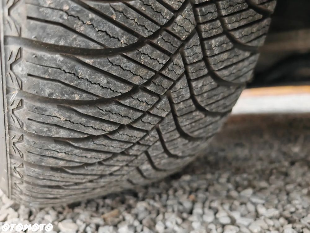 Audi A4 Avant 2.0 TDI - 20