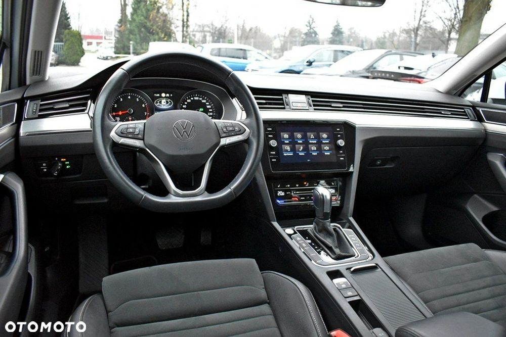 Volkswagen Passat - 14