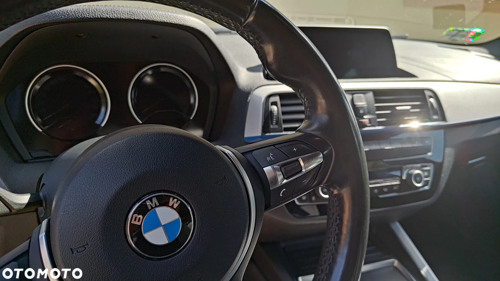 BMW Seria 1 120i - 6