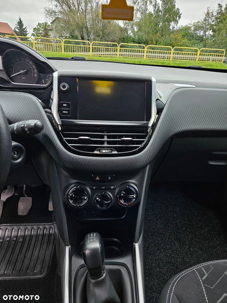 Peugeot 2008 BlueHDi 100 STOP & START Allure - 16