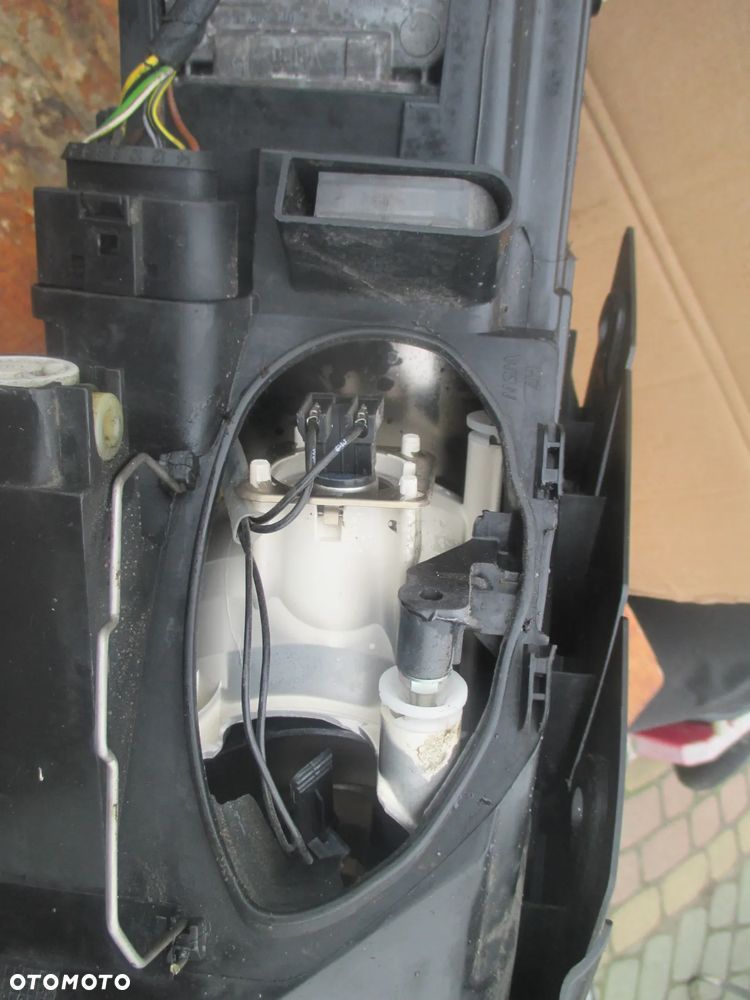 lampa prawa  VW Passat B6 BI-Xenon Valeo Europa - 4
