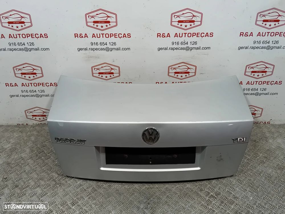 Tampa Porta Mala VW Passat B5 Sedan Original - 1