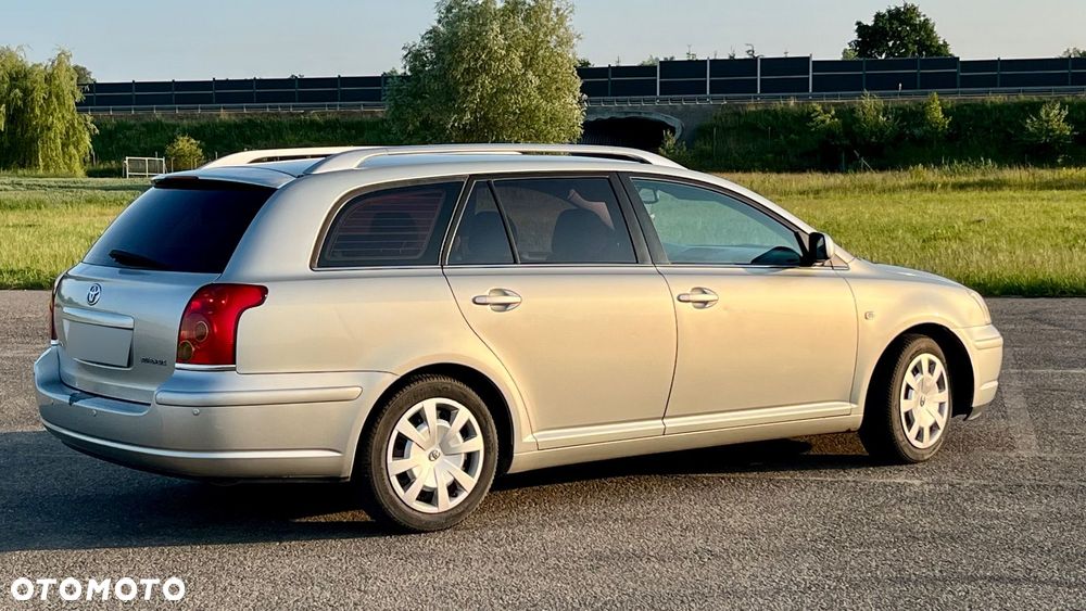 Toyota Avensis 1.8 VVT-i Sol - 13