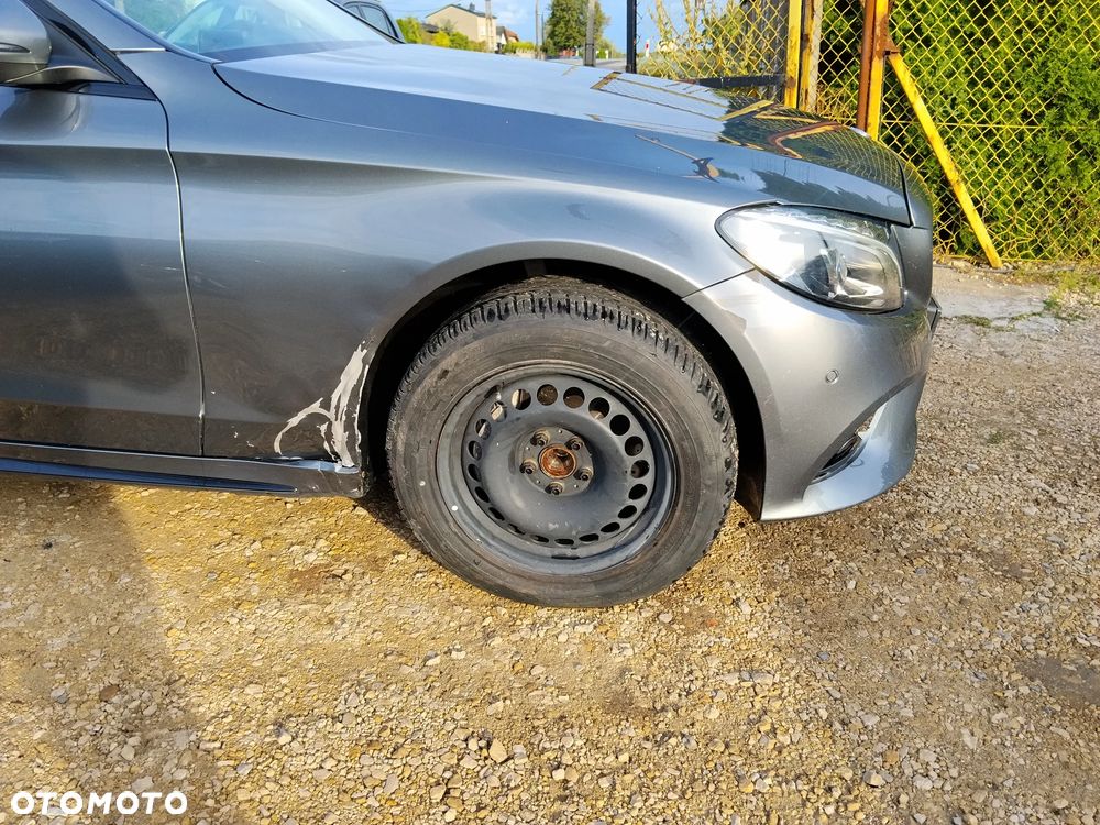 Mercedes-Benz Klasa C 180 9G-TRONIC - 22