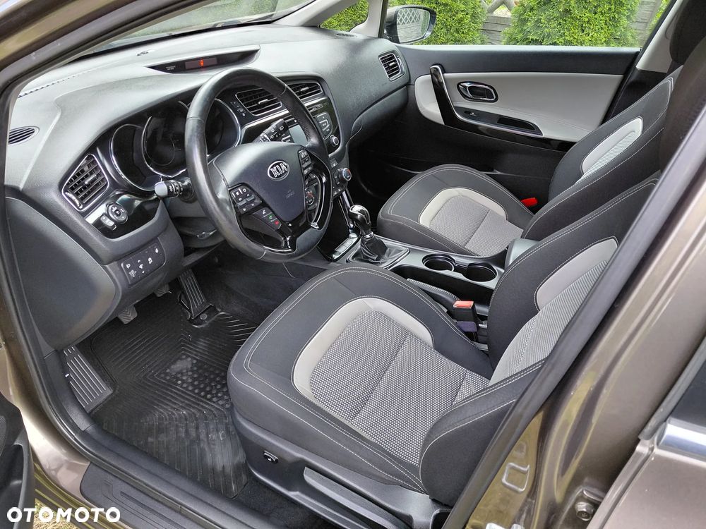 Kia Ceed 1.6 GDI ISG Spirit - 12