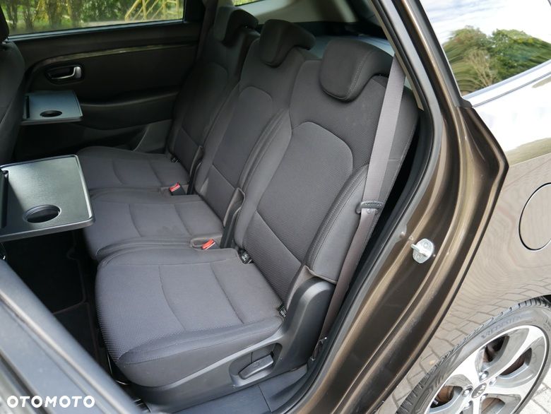 Kia Carens 1.7 CRDi 136 Dream Team Edition - 30