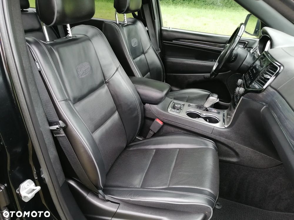 Jeep Grand Cherokee - 21