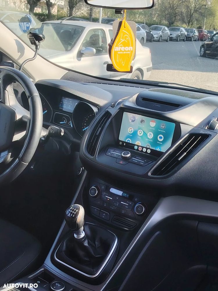 Ford Kuga 2.0 TDCi 2WD Vignale - 9