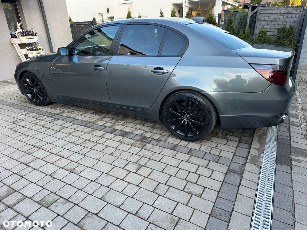 BMW Seria 5 525i - 2