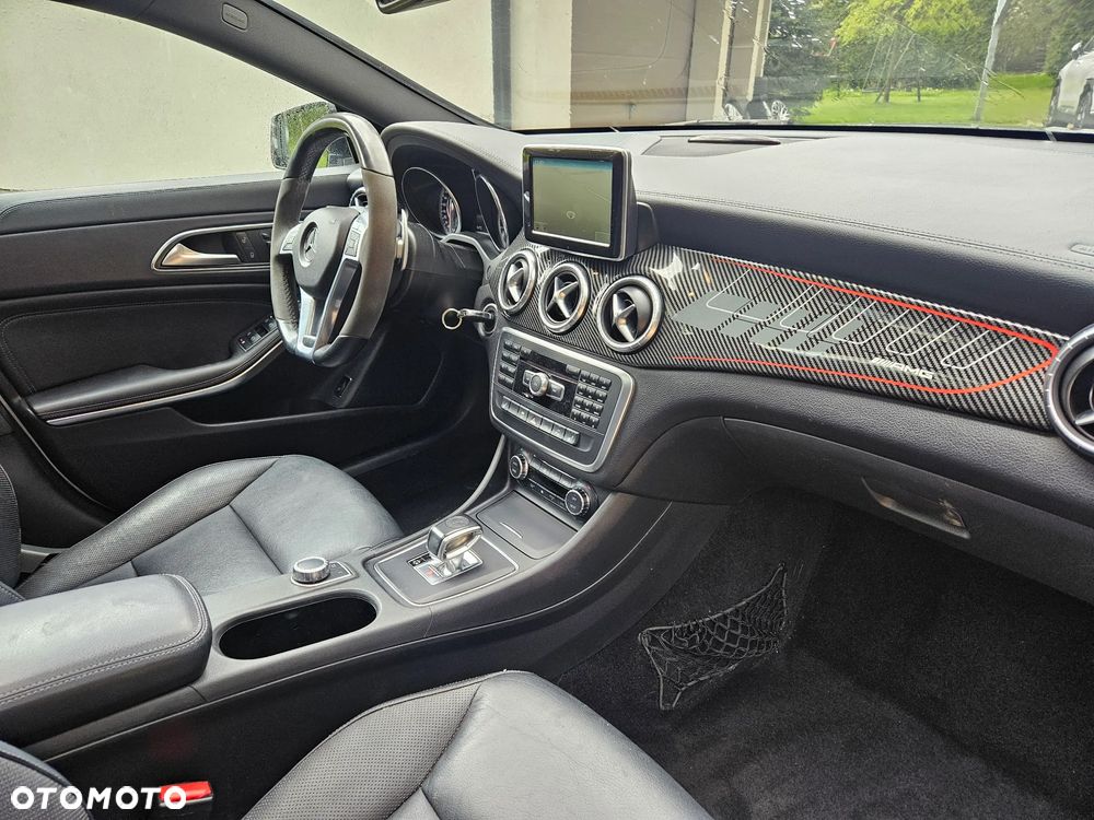 Mercedes-Benz CLA 45 AMG 4-Matic - 13