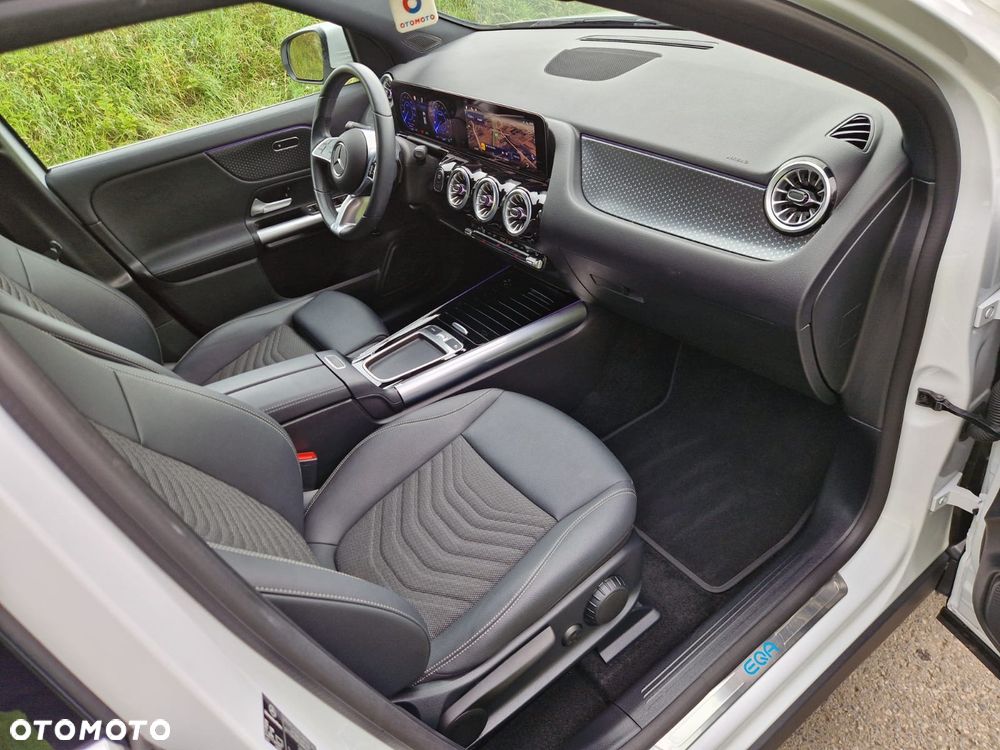 Mercedes-Benz EQA 250+ - 12