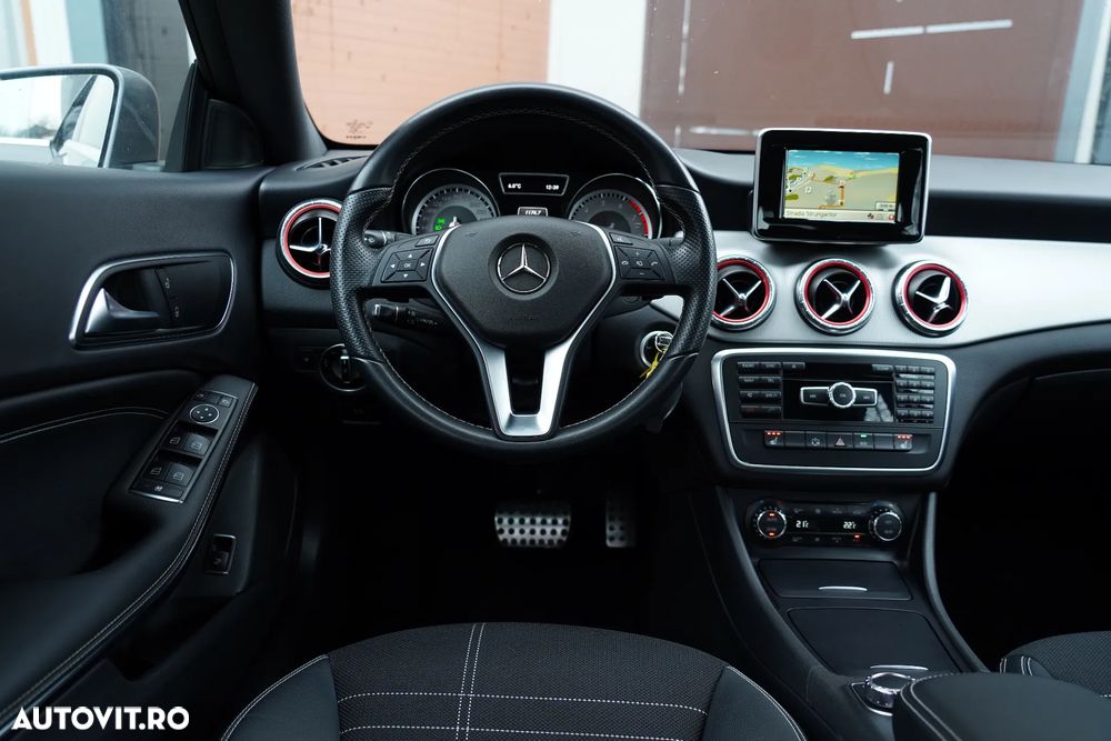 Mercedes-Benz CLA 250 7G-DCT AMG Line - 13